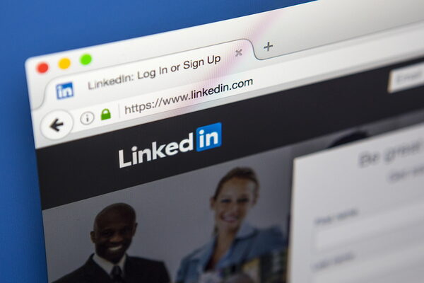 LinkedIn vs. Resume: How They Work Together (and What's Different)